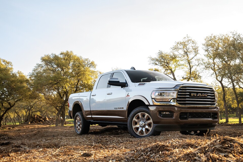 2022-RAM-2500-LaramieLonghorn-CrewCab-Truck-L02.jpeg