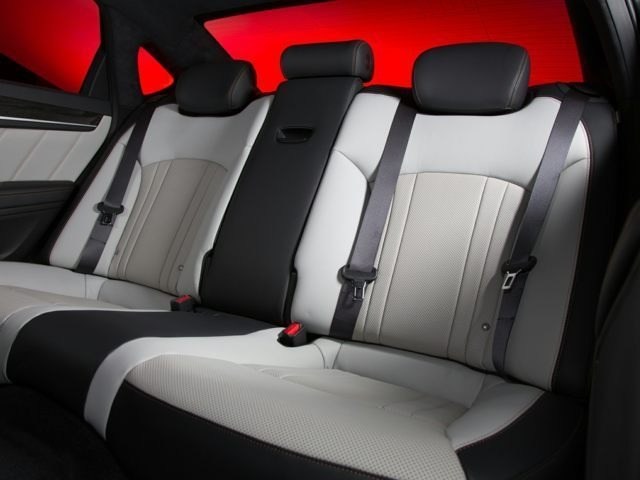 Genesis G80 Back Seats.jpg