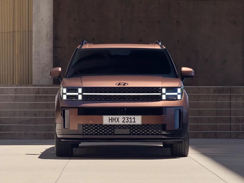 2024-santa-fe-reveal-526357310-mx5-p-05-pr_4-3.webp