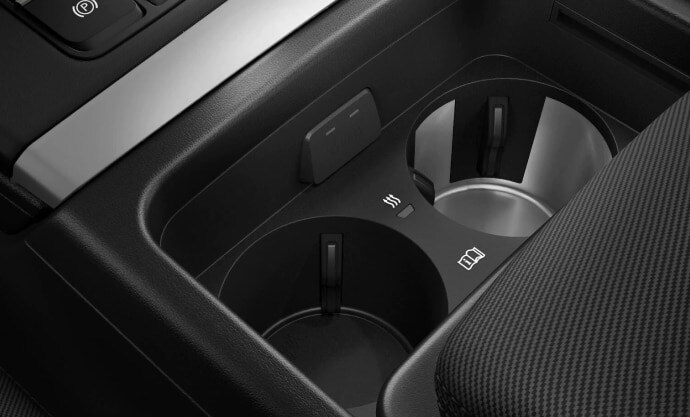 Front temperature-controlled cupholder