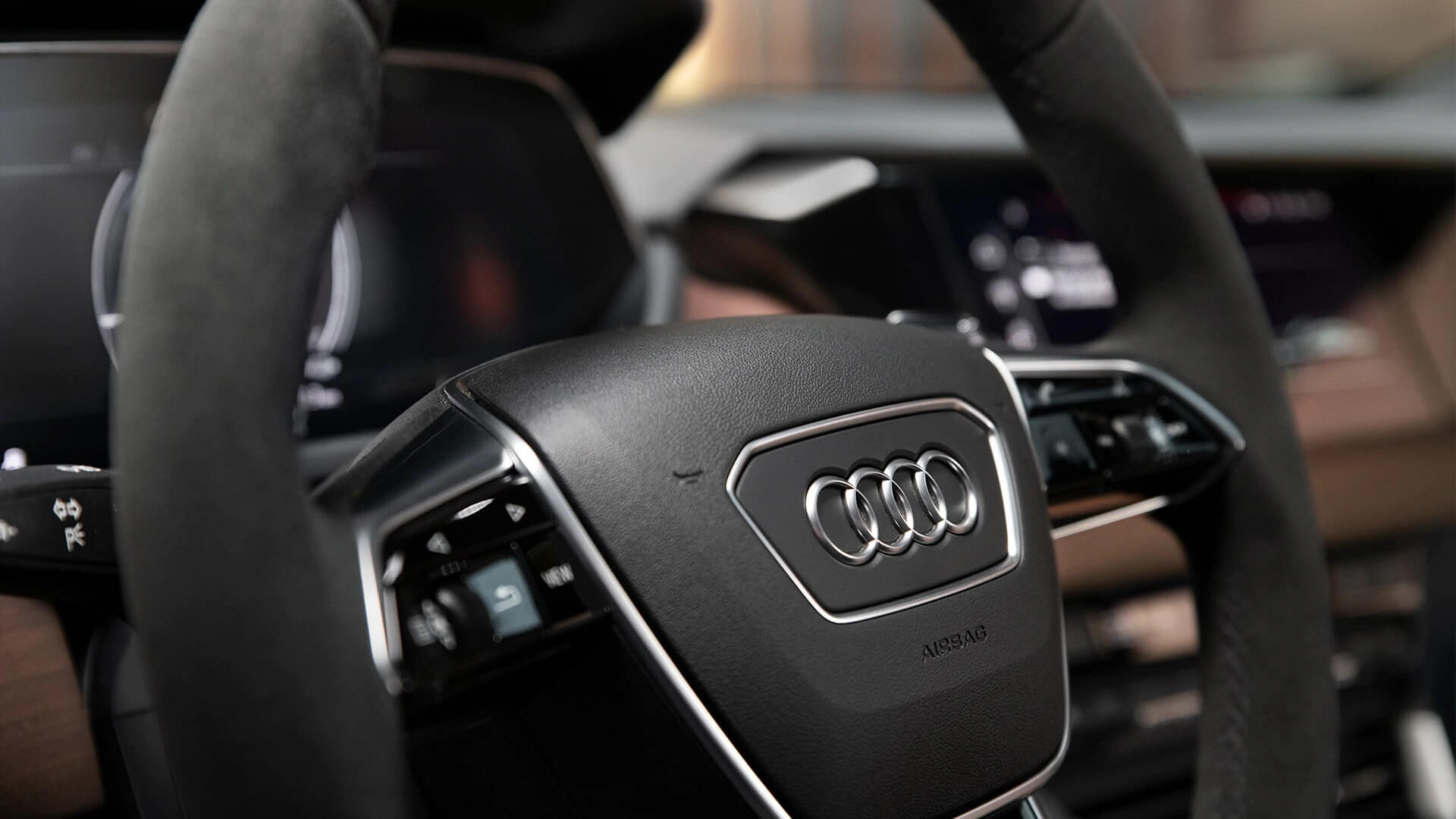 2022 Audi e-tron GT steering wheel