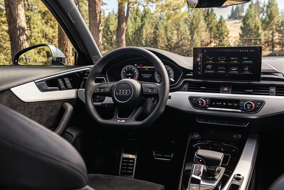 2021-Audi-A4-PremiumPlus-45TFSI-WheelAddOn-Sedan-I01.png