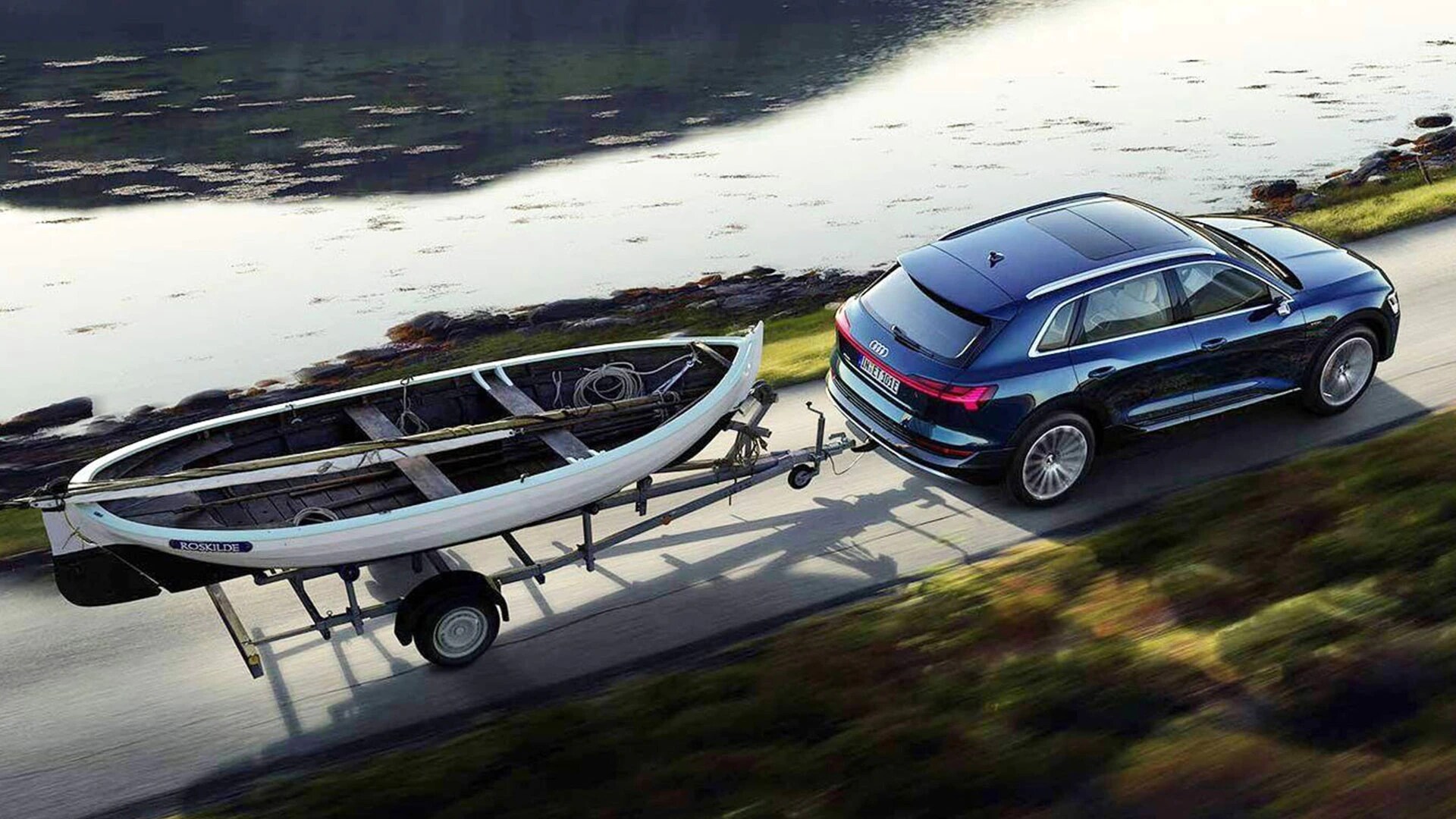 2022 Audi e-tron 4000 lb max towing capacity