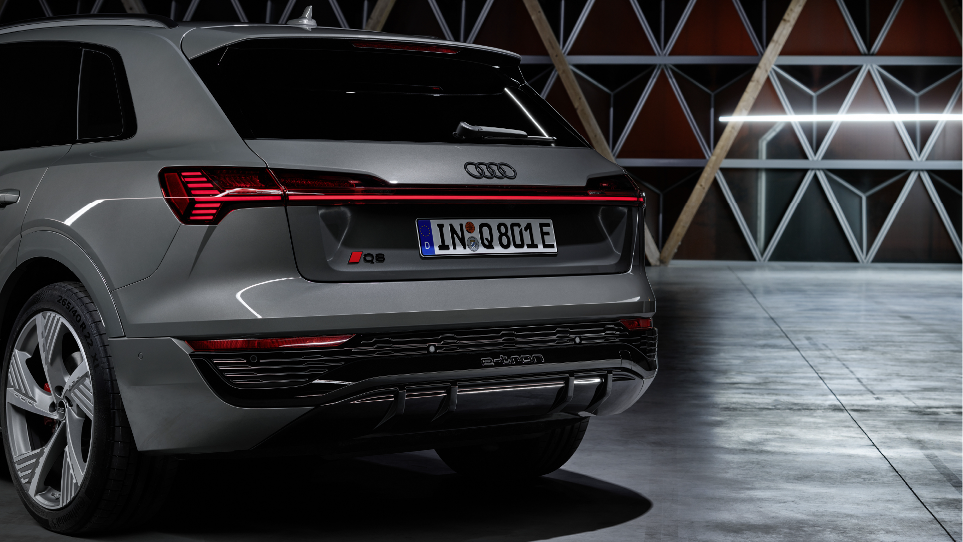 Q8 etron_3.png