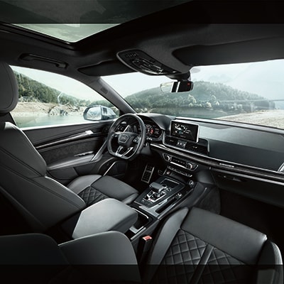 Audi Q5 in Calabasas, CA Audi Q5 Front Seats