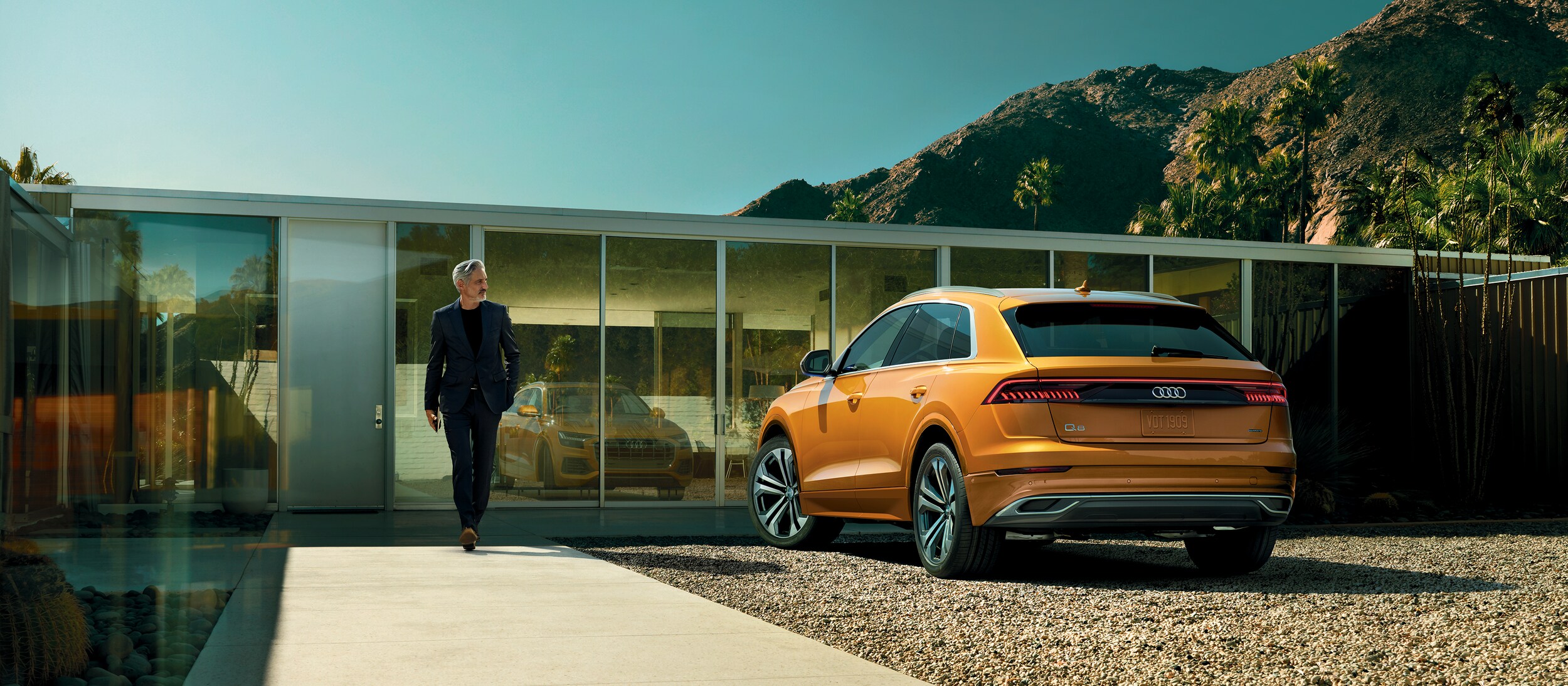 2020 Audi Q8 (2).jpeg