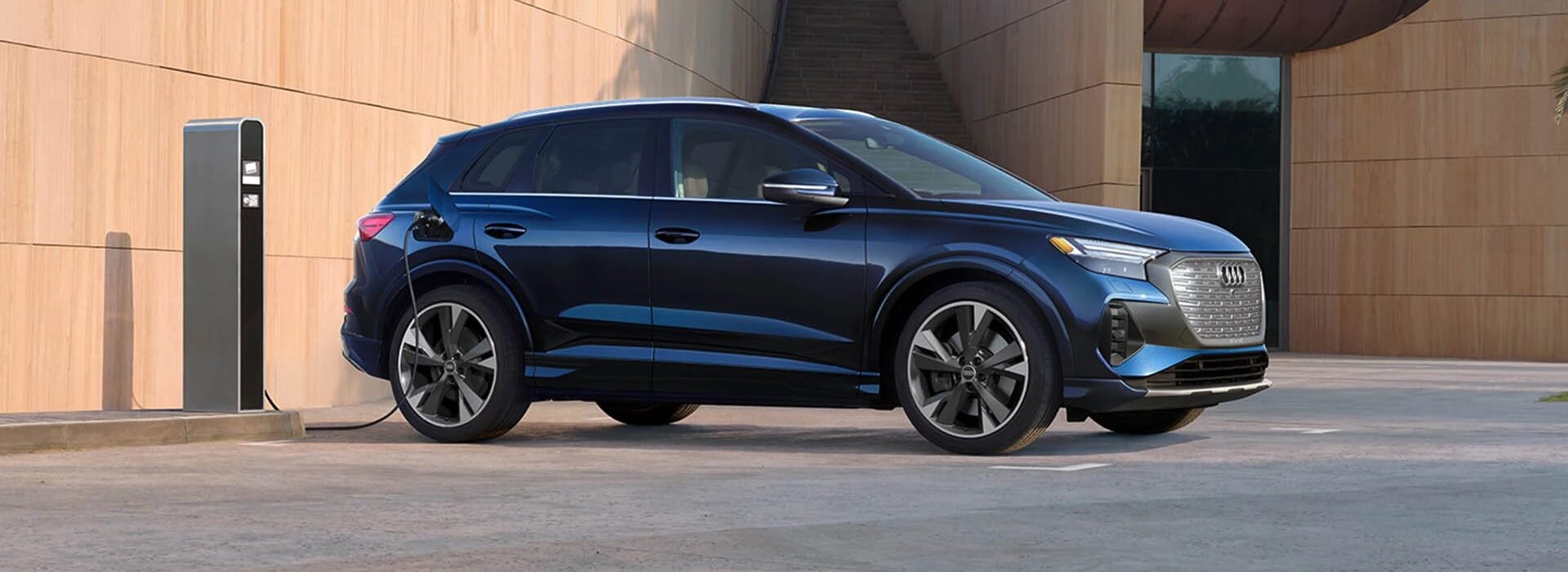 2022-audi-q4-e-tron-banner