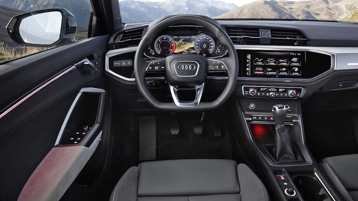 2023 Audi Q3 Interior front.jpeg
