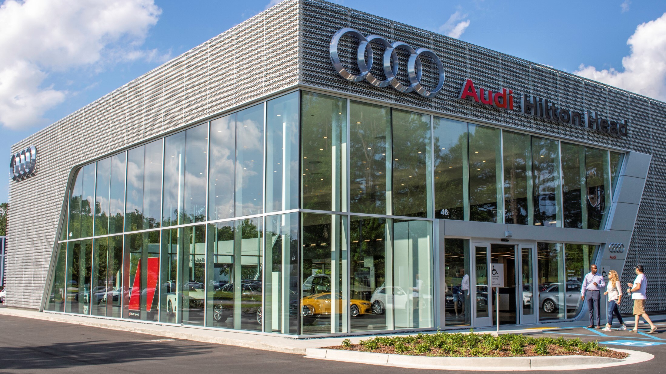 Audi Hilton Head is your Premier Audi dealership in Hardeeville, SC Exterior shot of Audi Hilton