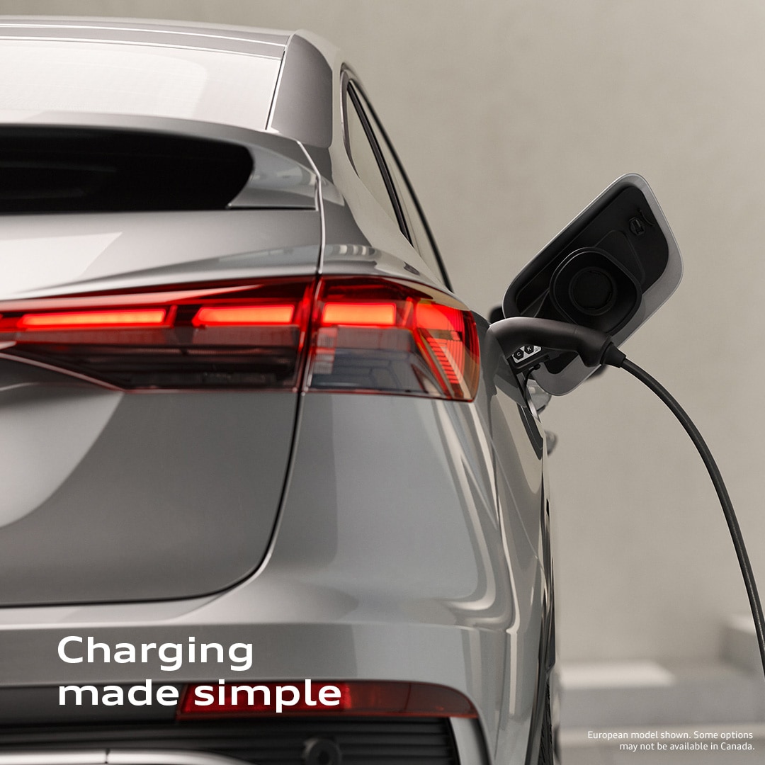 AUD213019TA_Traffic_ads_V2_Q4_Sportback_e-tron_Frame_4.jpg