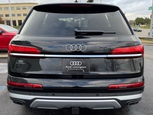 2025 Audi Q7 rear exterior view