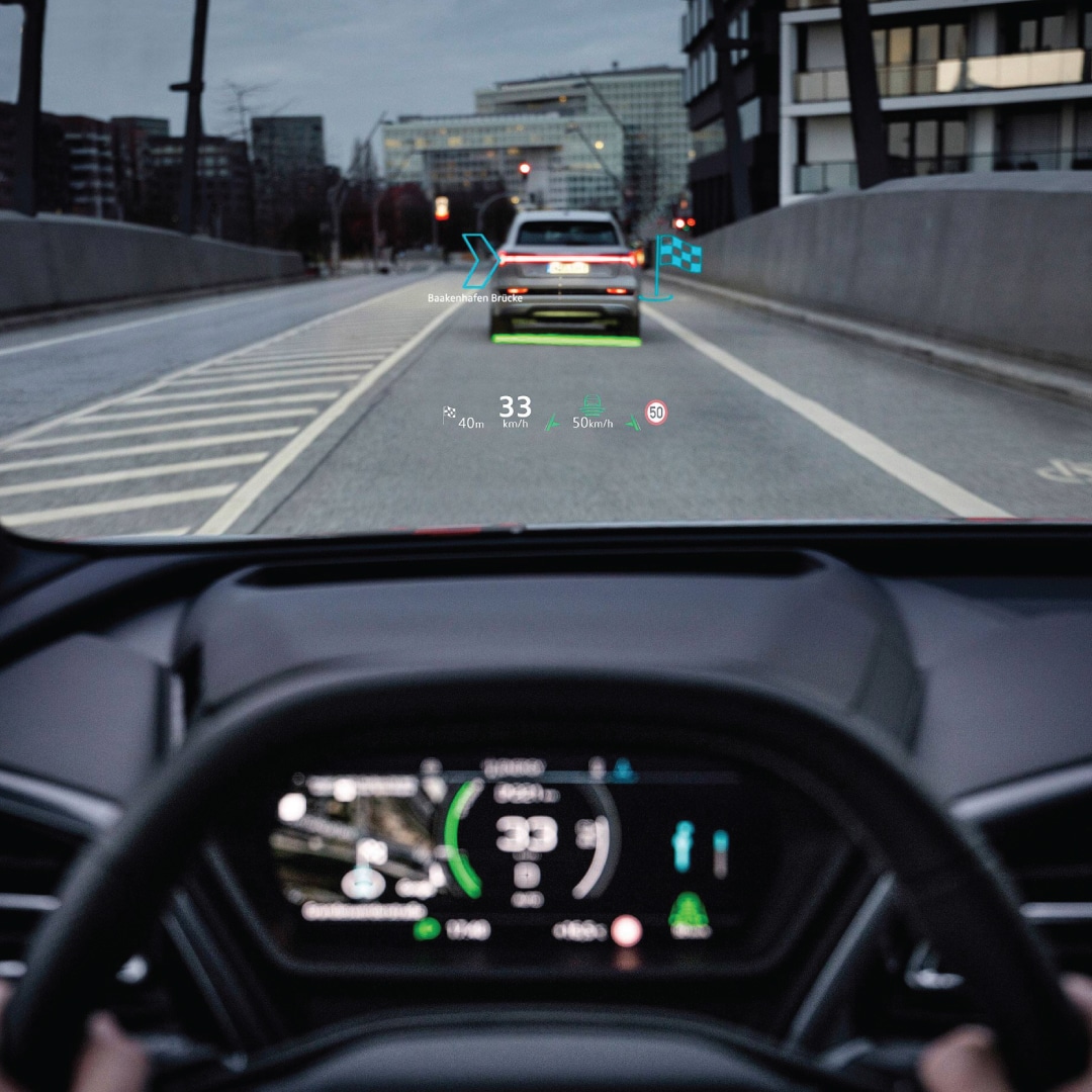 Q4-e-tron-AR hud.jpg