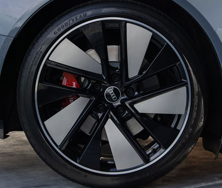 2022 Audi e-tron® Wheels