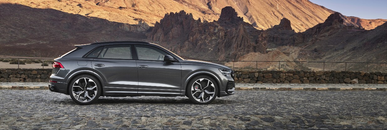 2020-Audi-Q8-banner-european.png