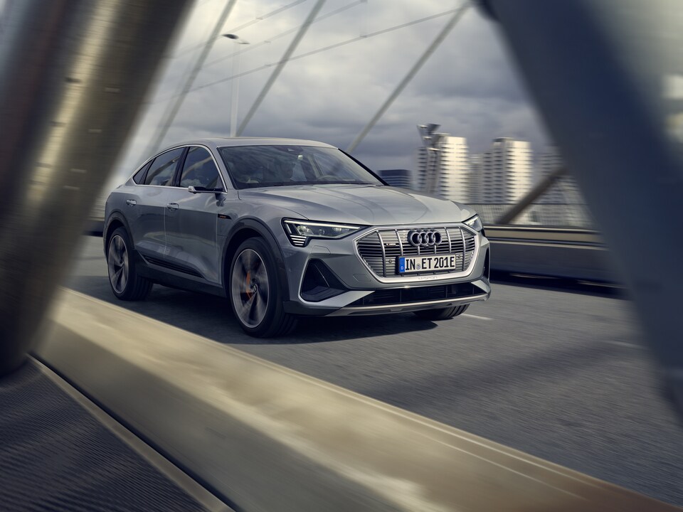 2022-Audi-etronSportback-Prestige-EuropeanModel-WheelAddOn-Sportback-L02.jpeg
