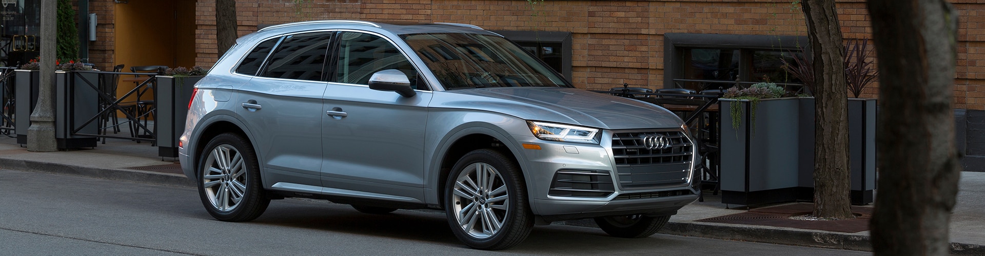 2020 q5 header desktop.jpg