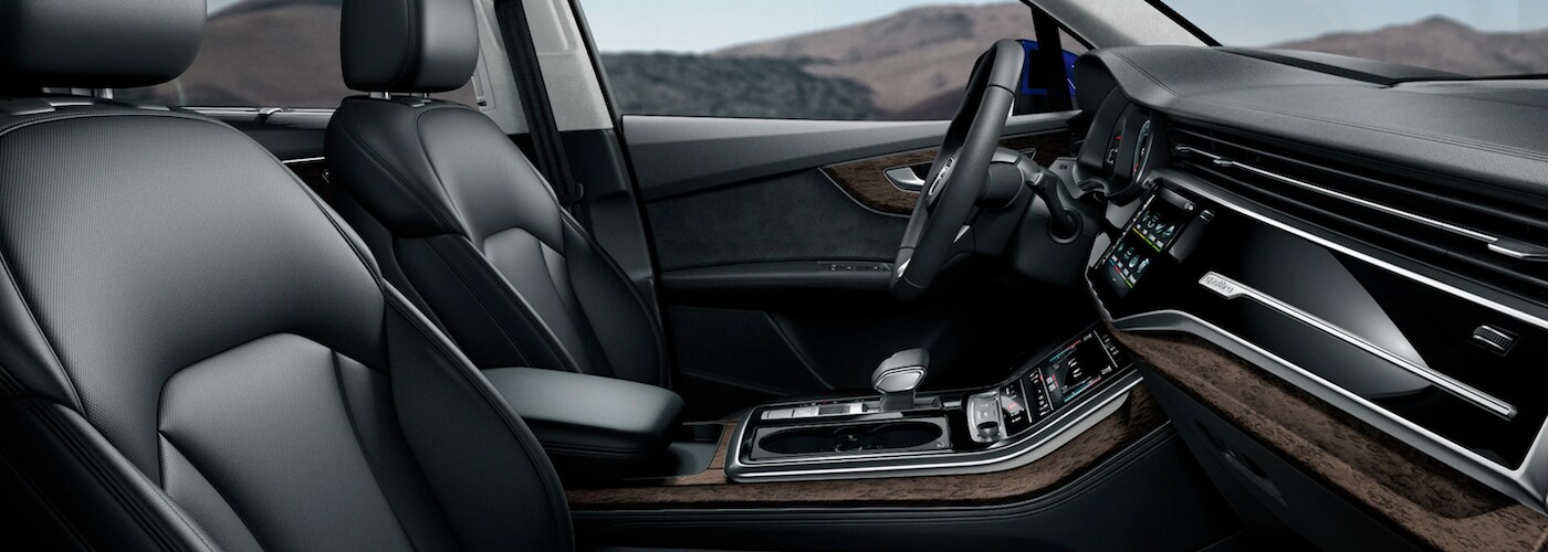 2022-audi-q7-black-leather-interior.png