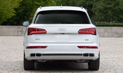 2020-Audi-Q5-phev-060-overview_tabbed_phev_1280_v2.jpg
