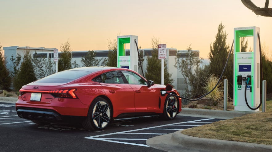 883X496_etron-image1.jpg