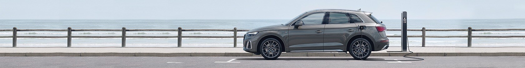 AudiOttawa-LandingPageImages-D1-Q5-TFSI-e.jpg