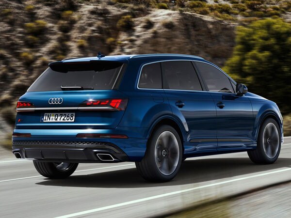 2025 Audi Q7 Rear Angle
