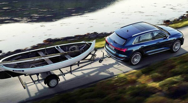 2023 Audi e-Tron Premium SUV Performance