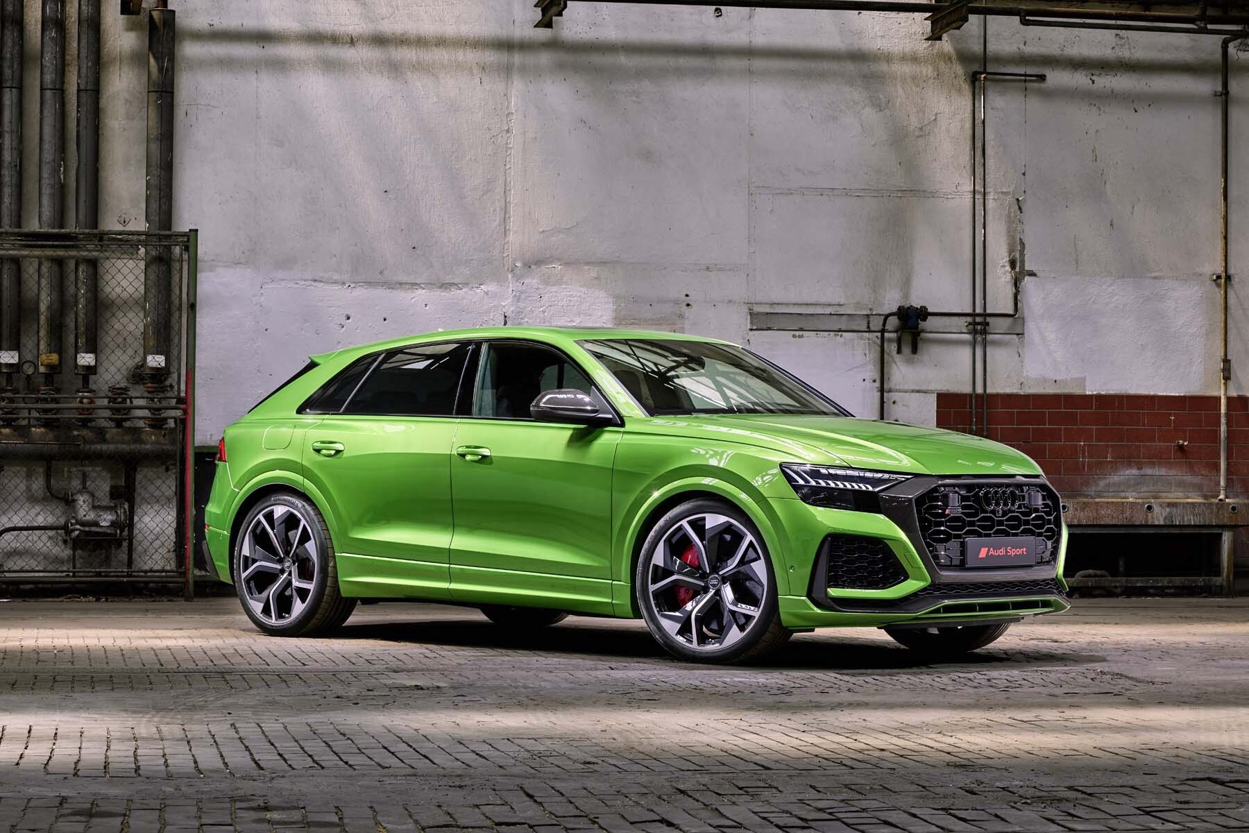 2021-audi-rsq8-3.jpg