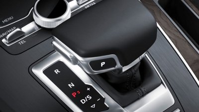 2018-audi-q5-interior-leather-wrapped-gear-selector