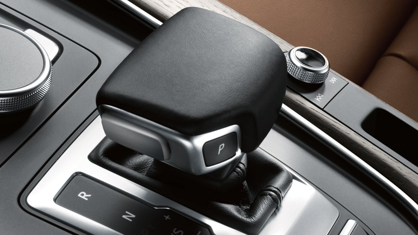 2017-Audi-A4-interior-gear
