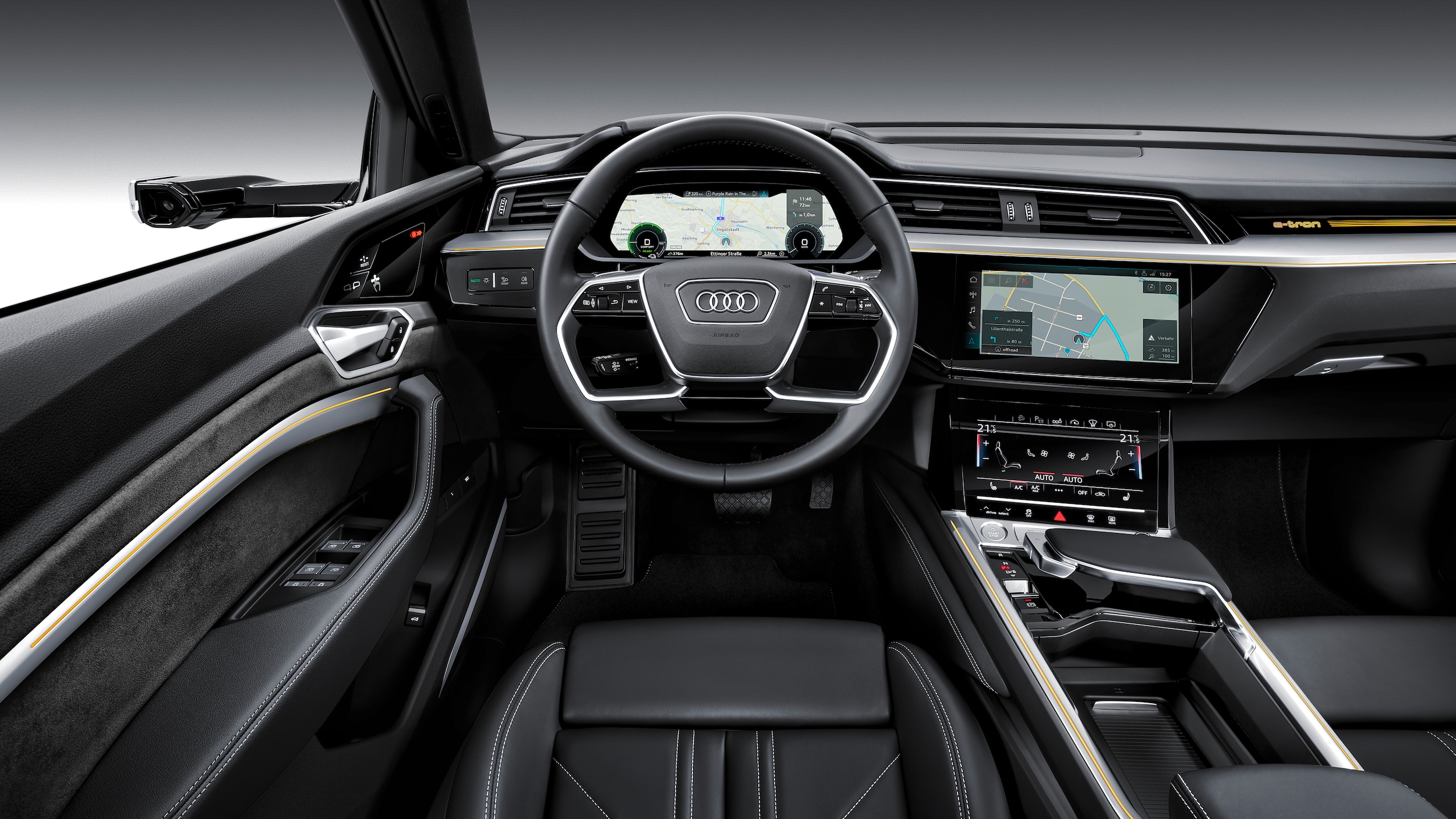 Large-Audi-e-tron-4644.jpg Audi e-tron Interior