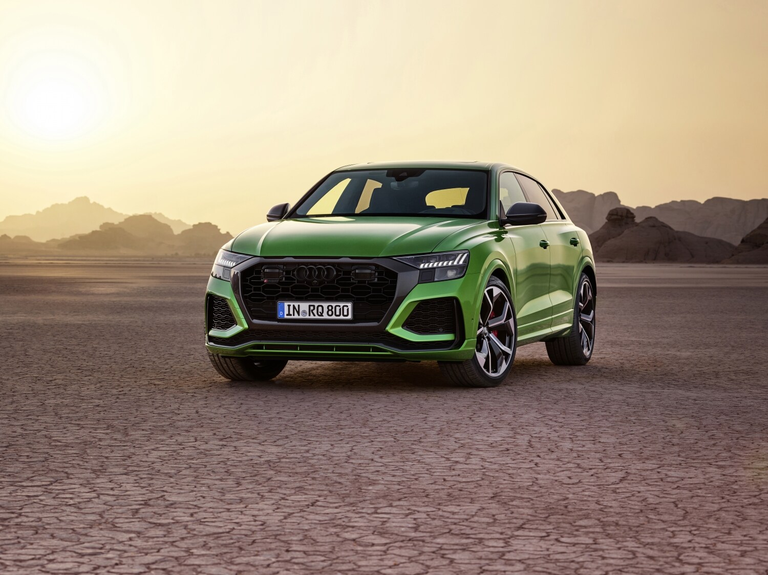Small-2020-RS-Q8--European-model-shown--6403.jpg