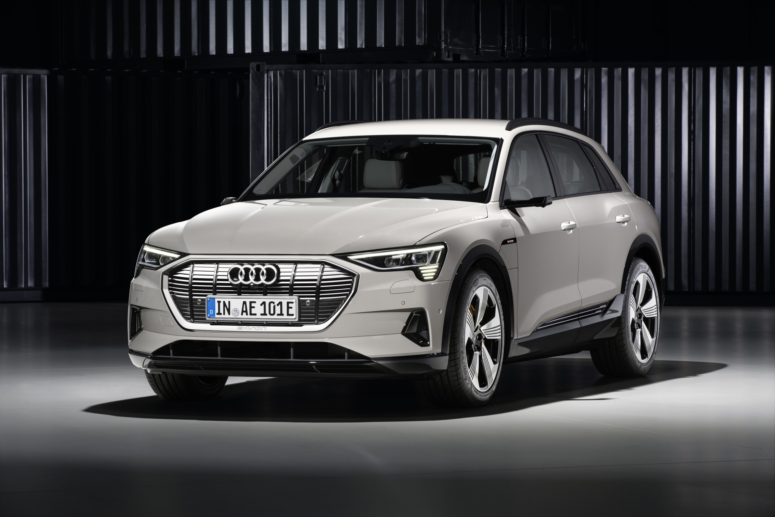 Medium-Audi-e-tron-4643.jpg
