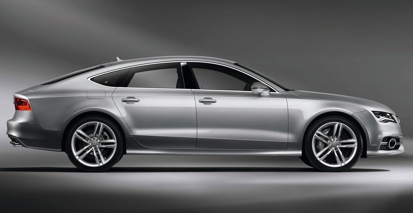 2013-Audi-S7-Sportback-Side.jpg