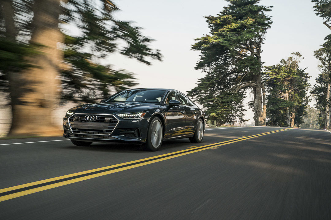 vue trois quart avant de la Audi A7 Sportback 2022