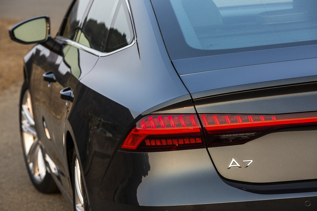 vue rapprochée arrière du phare et de l'écusson 'A7' de la Audi A7 Sportback 2022