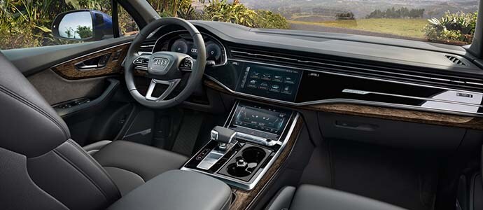 Q7 Interior.jpg