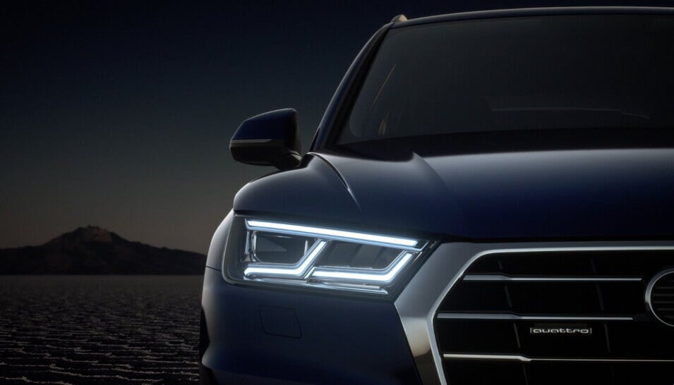 2018 Audi Q5 headlight.jpg
