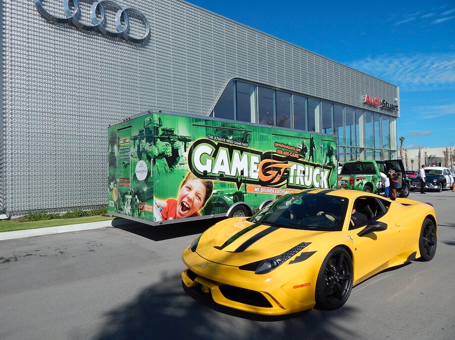 Cars&Coffee2014.png