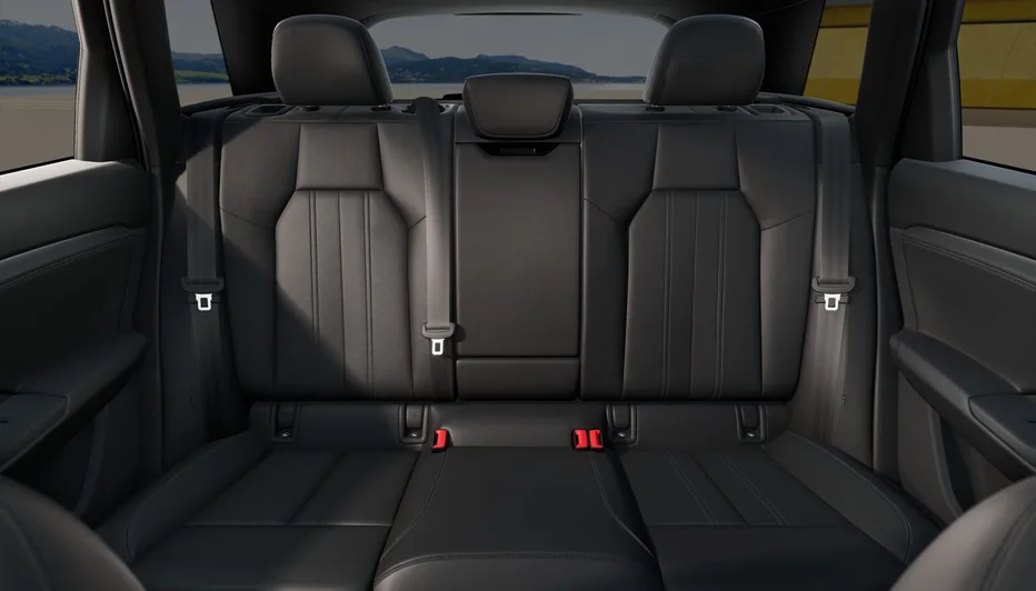 Rear bench seat of the Audi Q6 e-tron