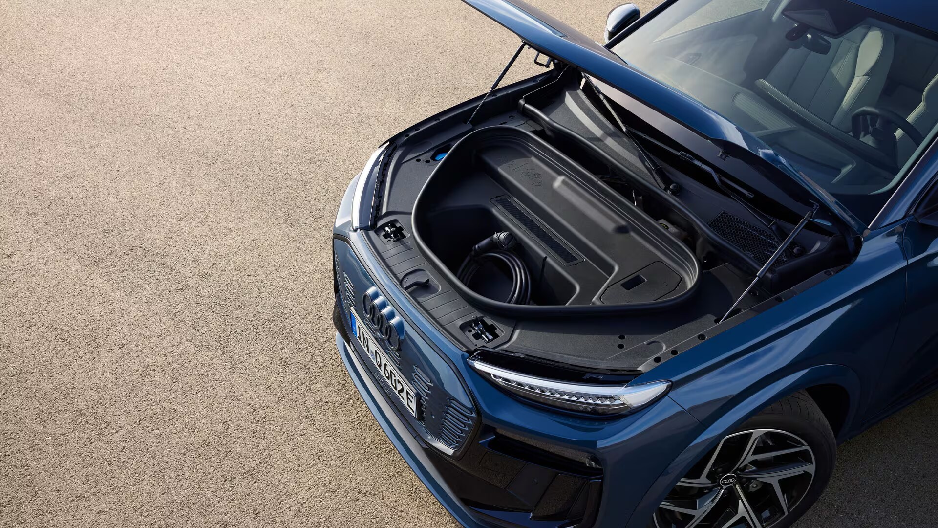 audiq6etronphoto05.png
