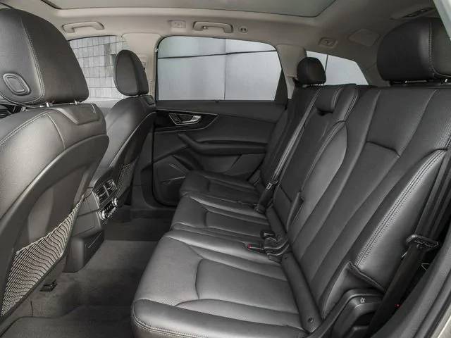 New Audi Q7 Back Interior.jpg