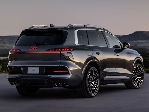 2027 Audi SQ9 Rear Angle