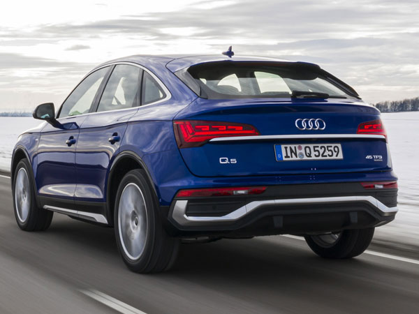 2021 Audi Q5 Sportback Rear Angle