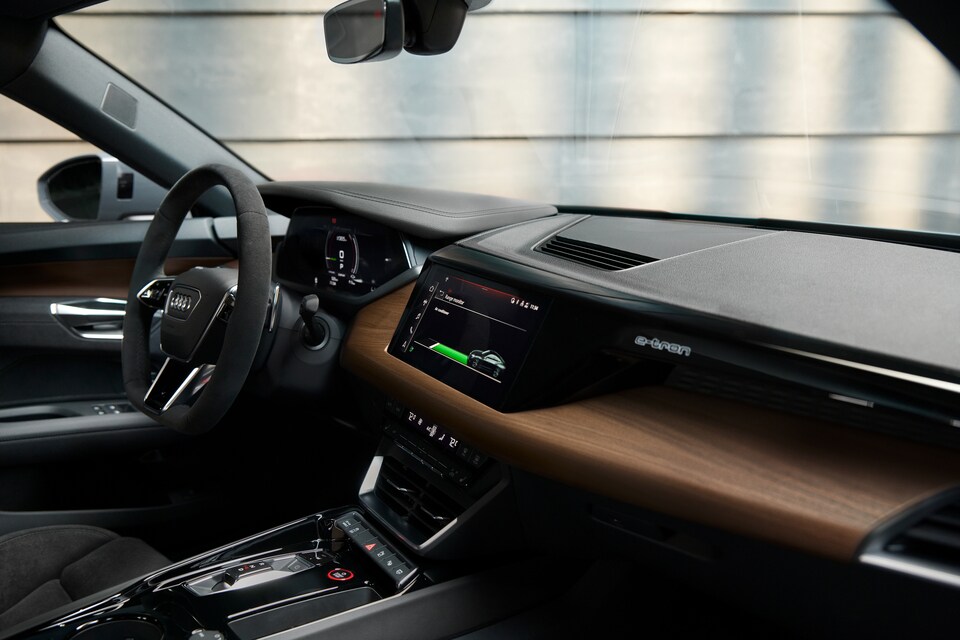 2021-Audi-etronGT-Base-Prestige-Sedan-I01 (1).jpeg