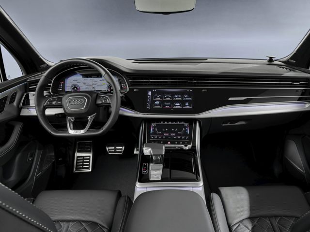 AUDI-Q7-DASH.jpg