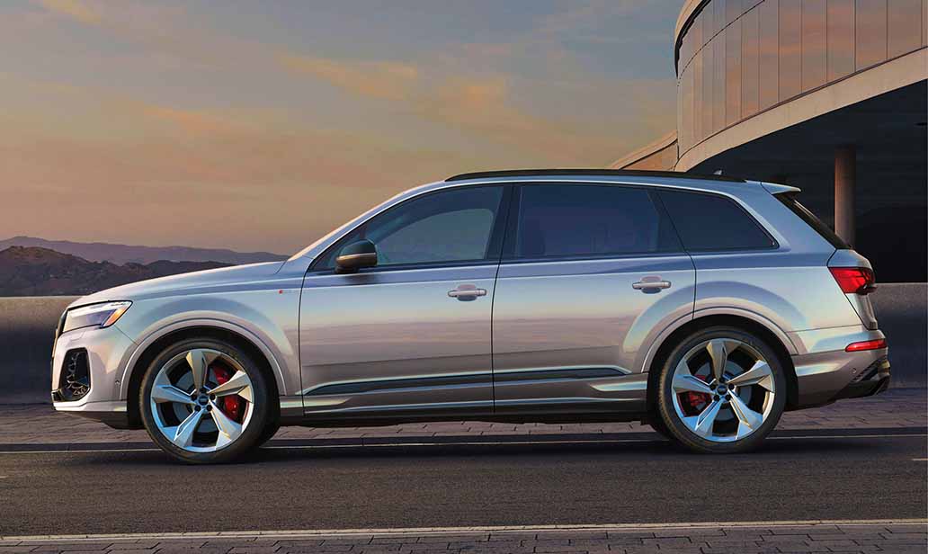 Side profile of the 2026 Audi Q7