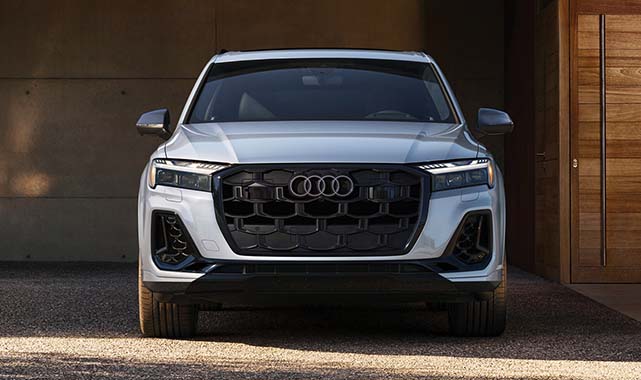 Front facing view of the 2026 Audi Q7