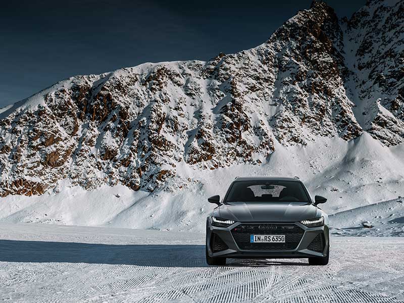 2024 Audi RS 6 Avant Performance in snow