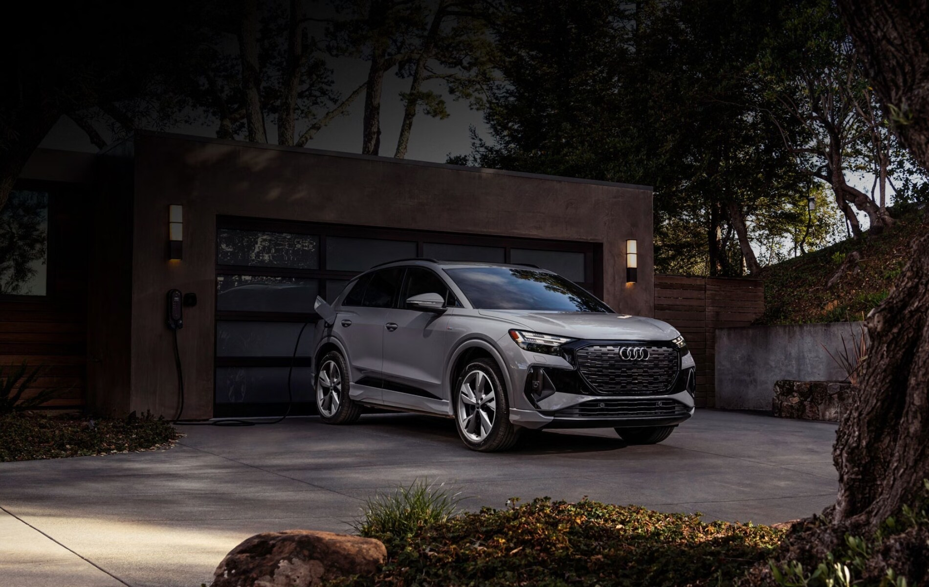 2025 Audi Q4 e-tron 55 quattro vs. 2025 Genesis GV70 Electrified