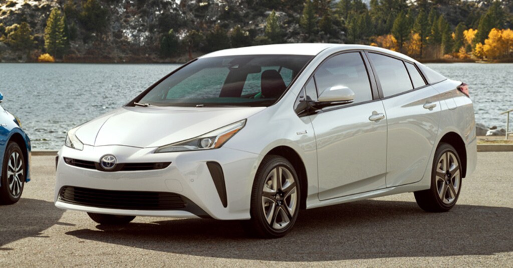 toyota-prius-2019.jpg
